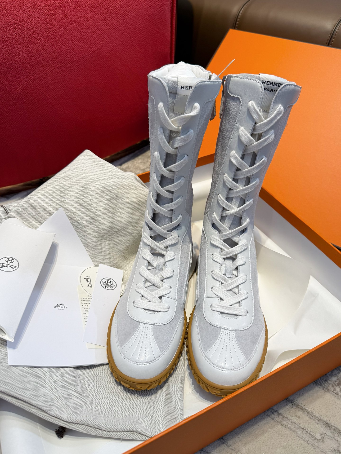 에르메스 UAE 레이스업 스니커즈