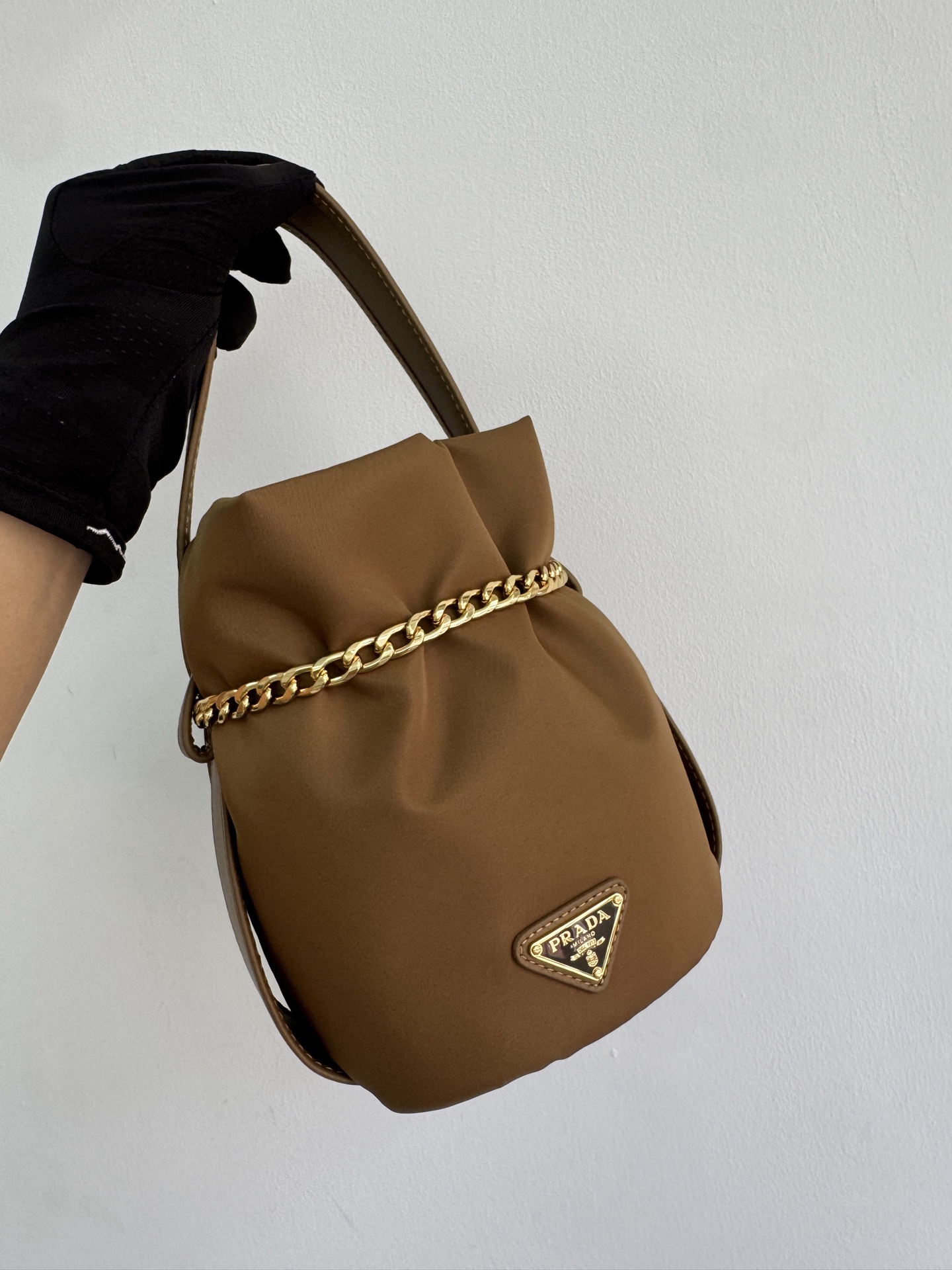 프라다 숄더백 1BE088  14x20x15cm