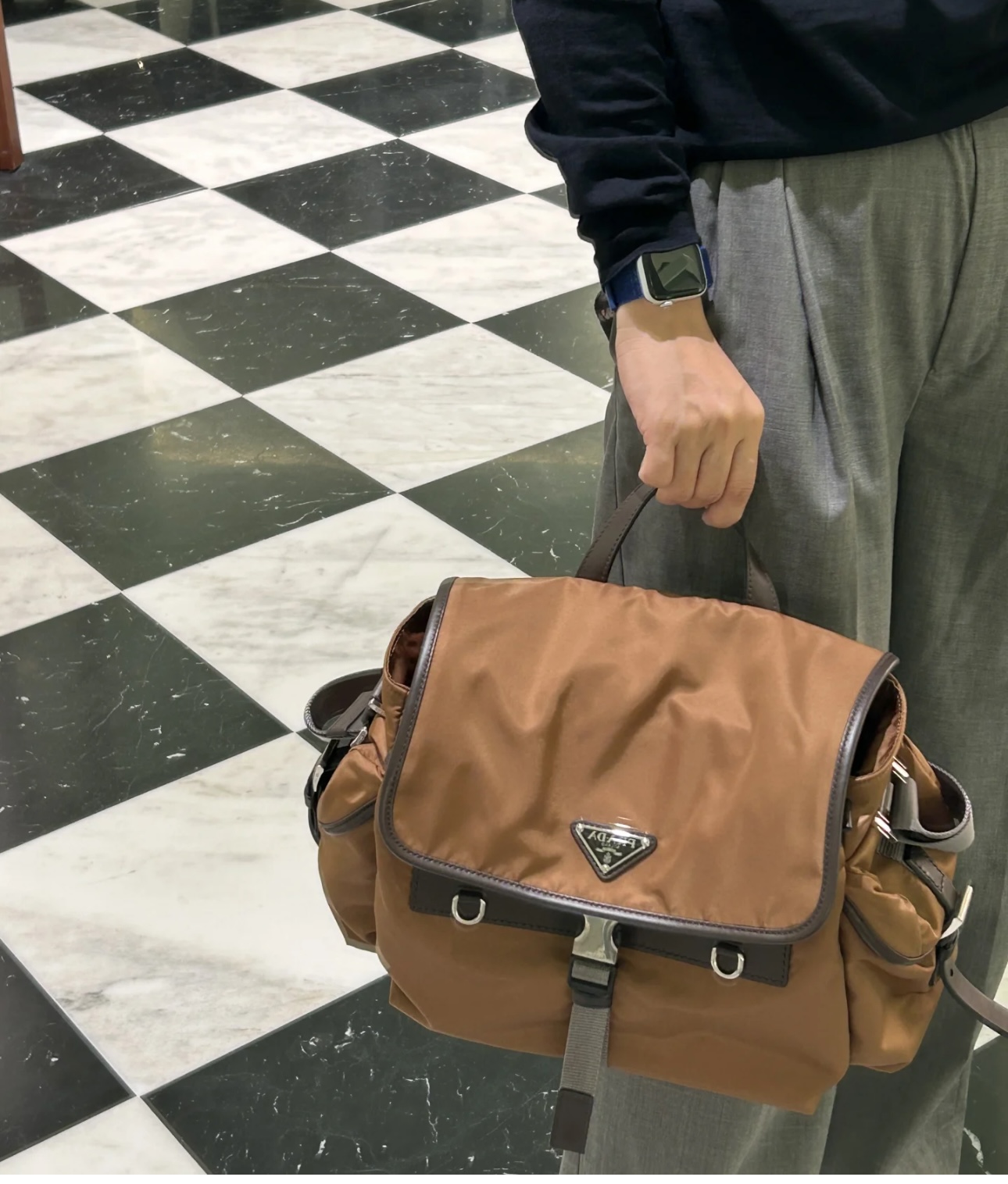 프라다 2VD081  메신저백 26 cm