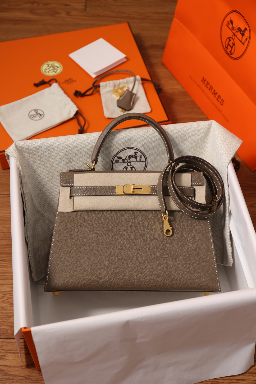 에르메스 켈리 28cm 셀리에 밀크쉐이크  에프솜 가죽