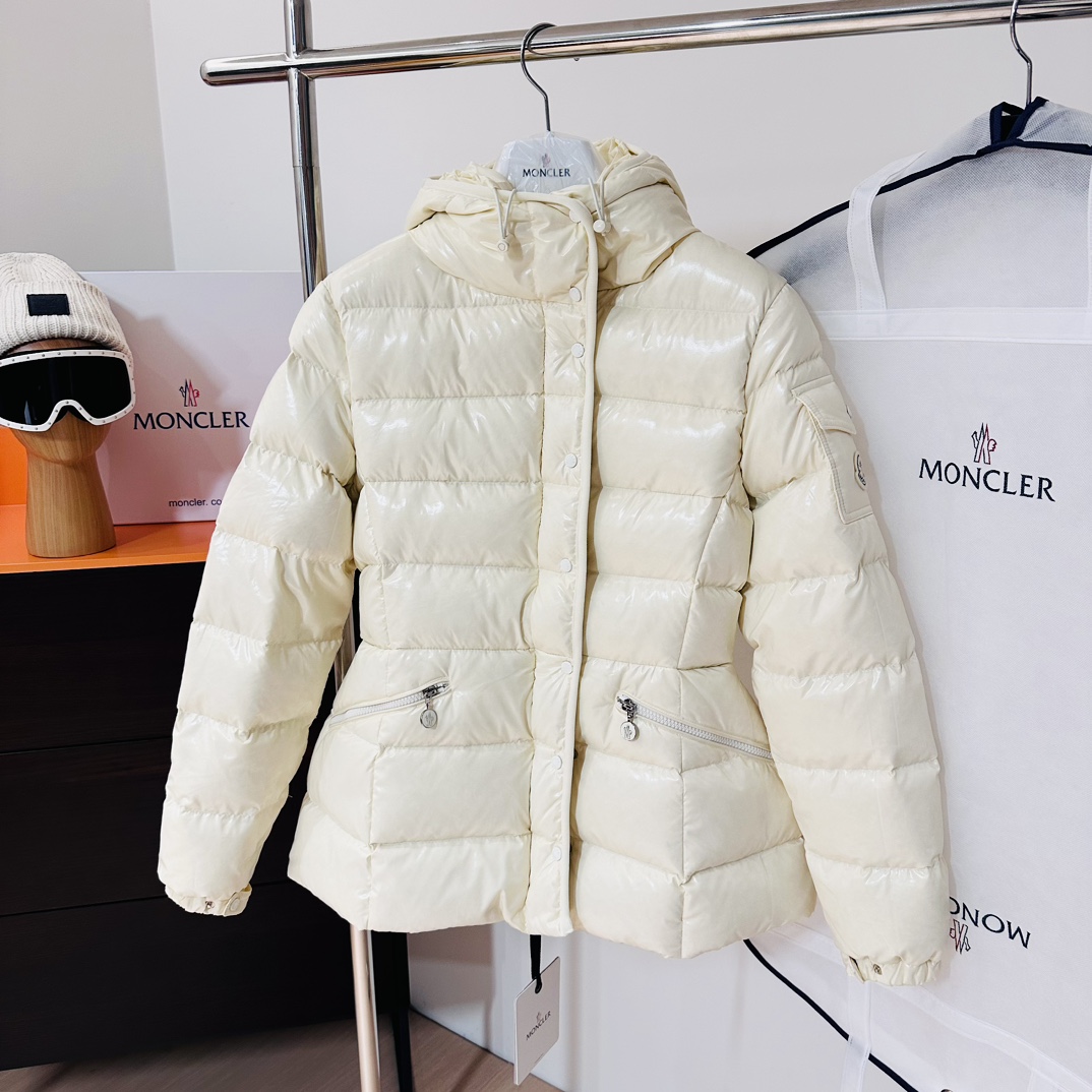 몽클레어 Barante 후드 쇼트 다운 재킷