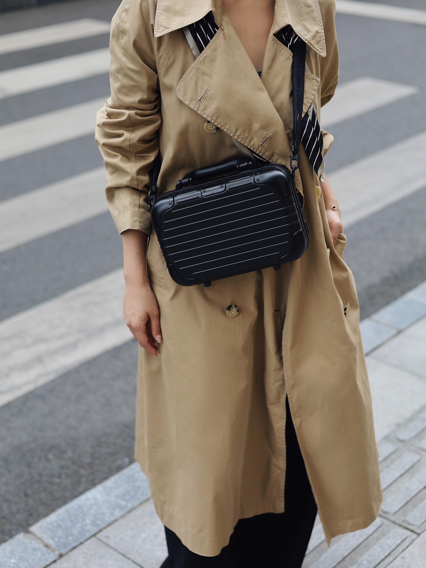 리모와 오리지널 백 알루미늄 마그네슘 합금 19번 크로스백