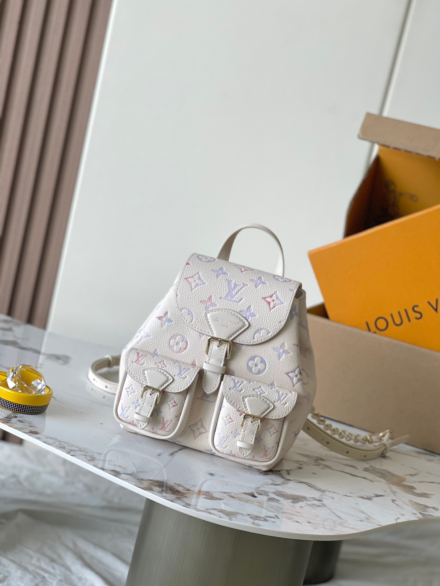 M15113 Backup 22 x 14 x 20cm