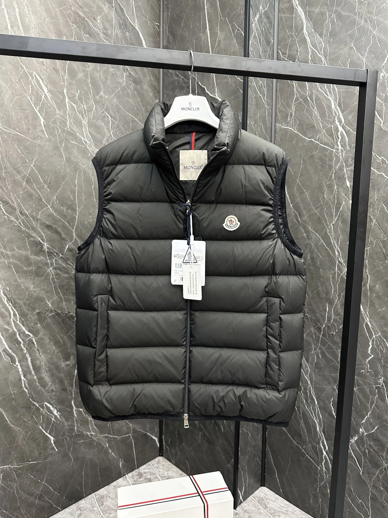 CONTRIN 다운 베스트