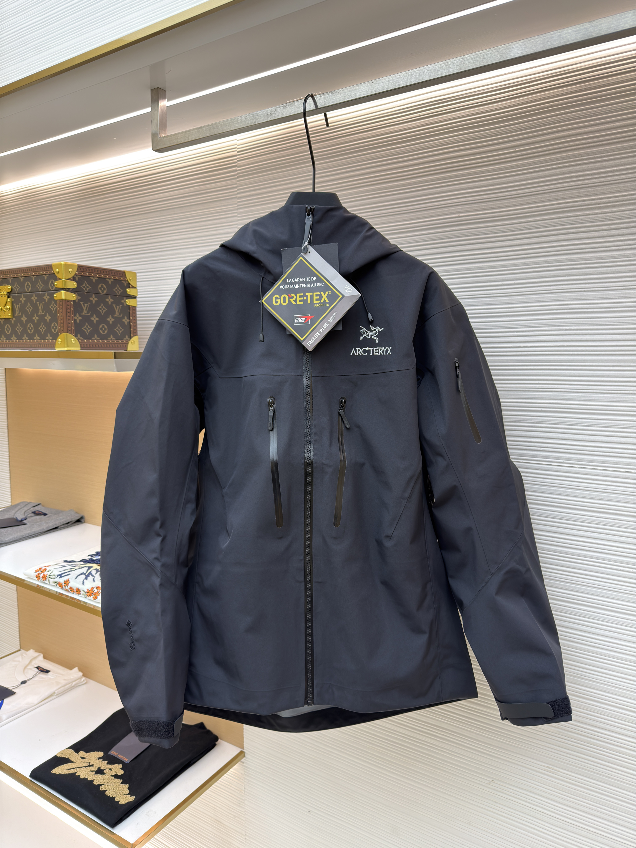 아크테릭스 [ARC'TERYX] 수입고급 알파 SV 7 자켓