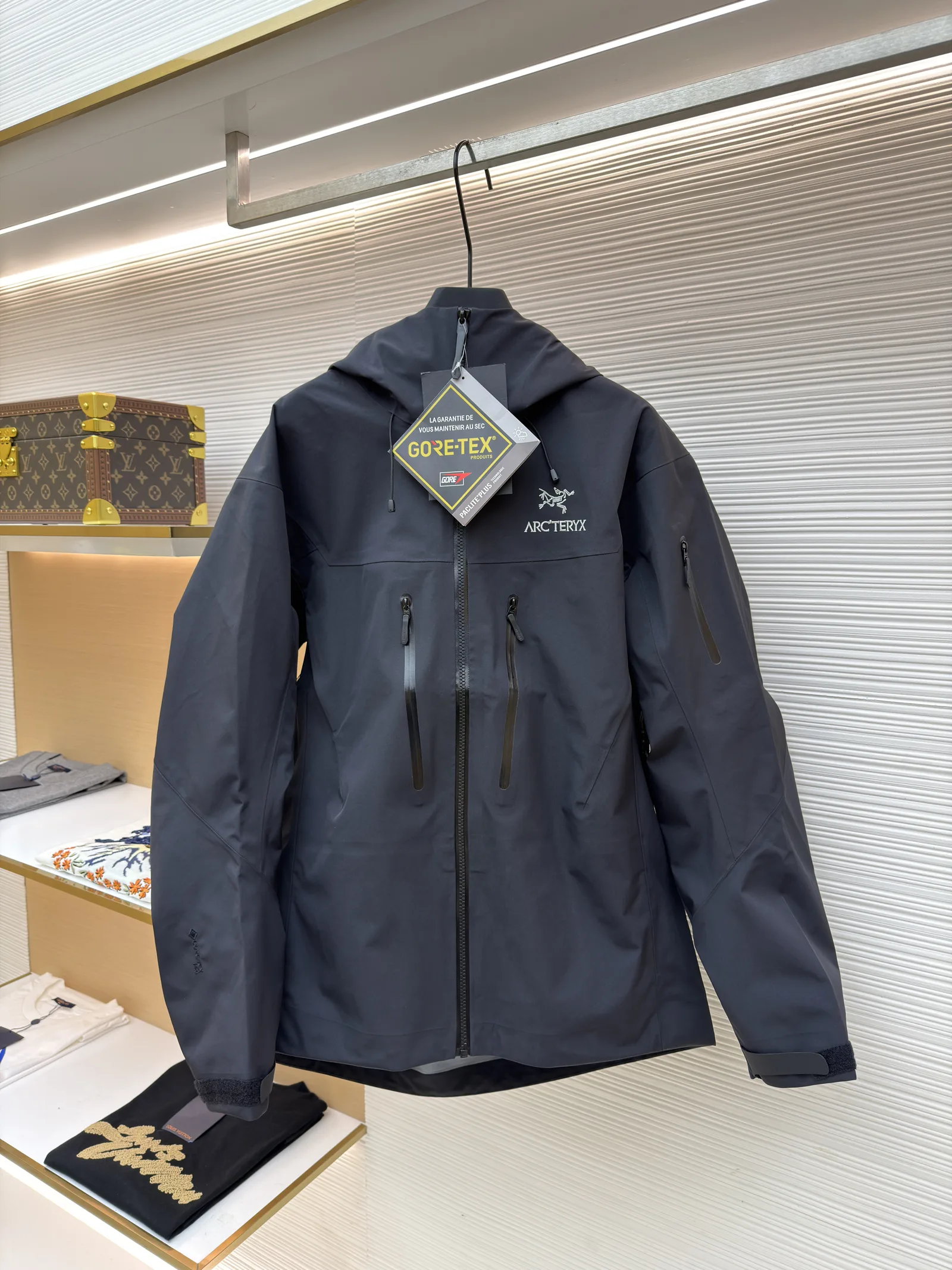 아크테릭스 [ARC'TERYX] 수입고급 알파 SV 7 자켓