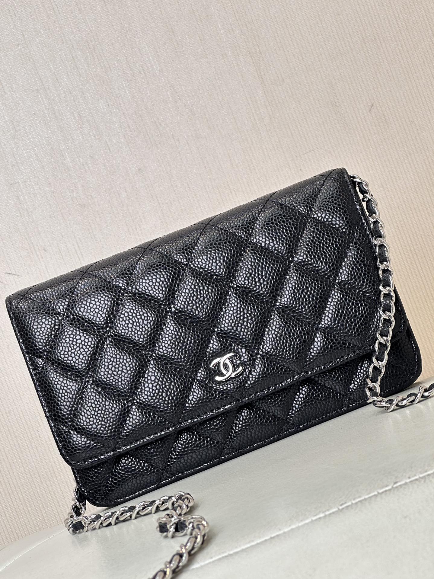 샤* 클래식 WOC 미니 크로스백 AP0250