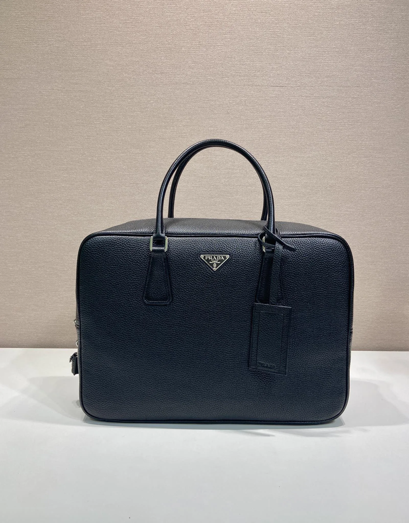 프라다 AW25 브리프케이스 2VE027 40x28x12.5cm