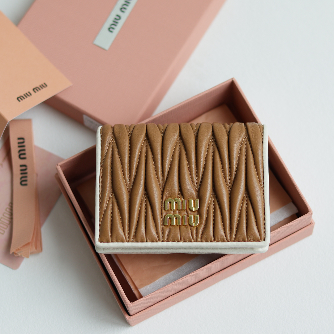 미우미우 로고 레터링 카드홀더