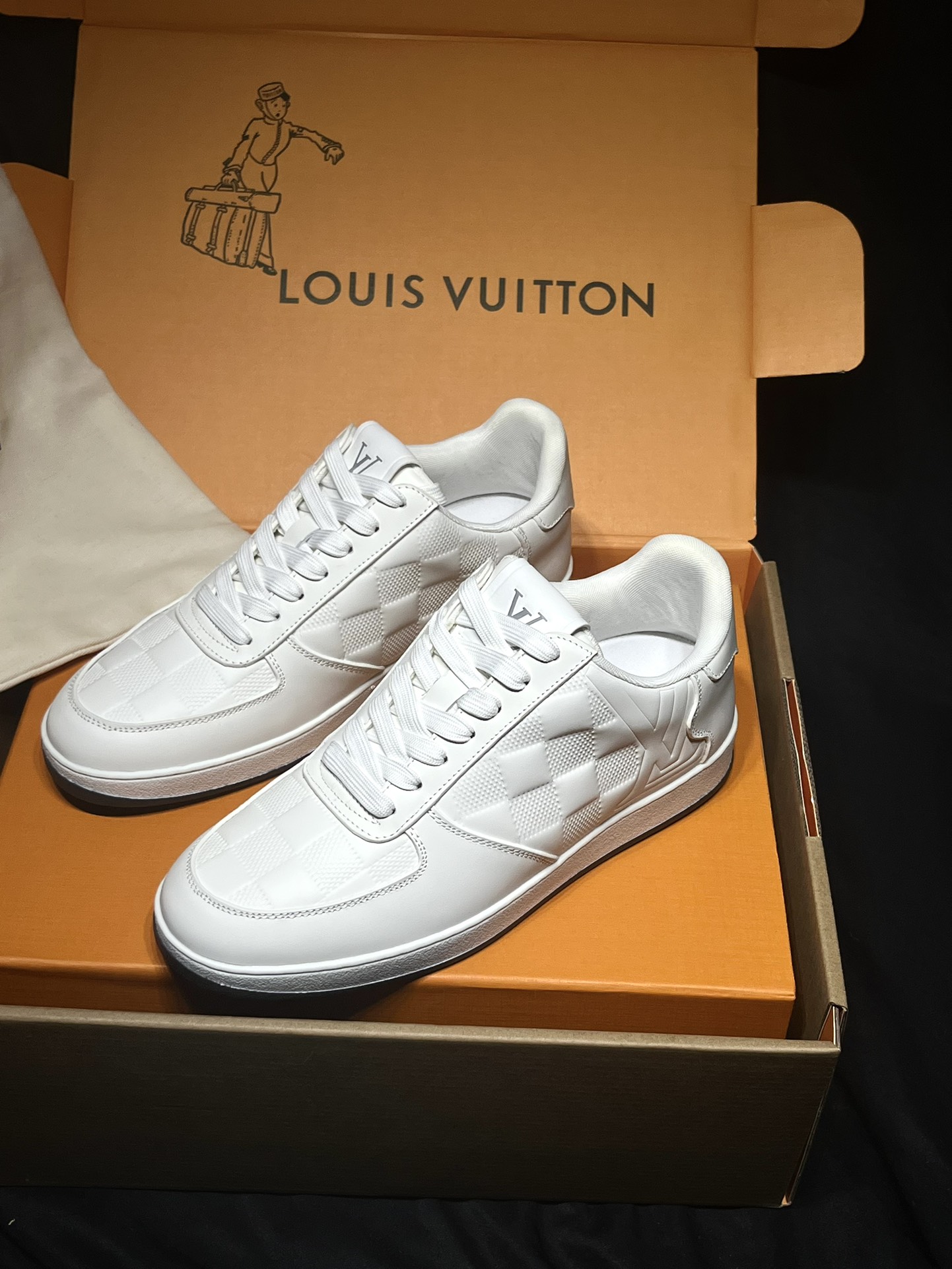 루이비통 Rivoli스니커즈