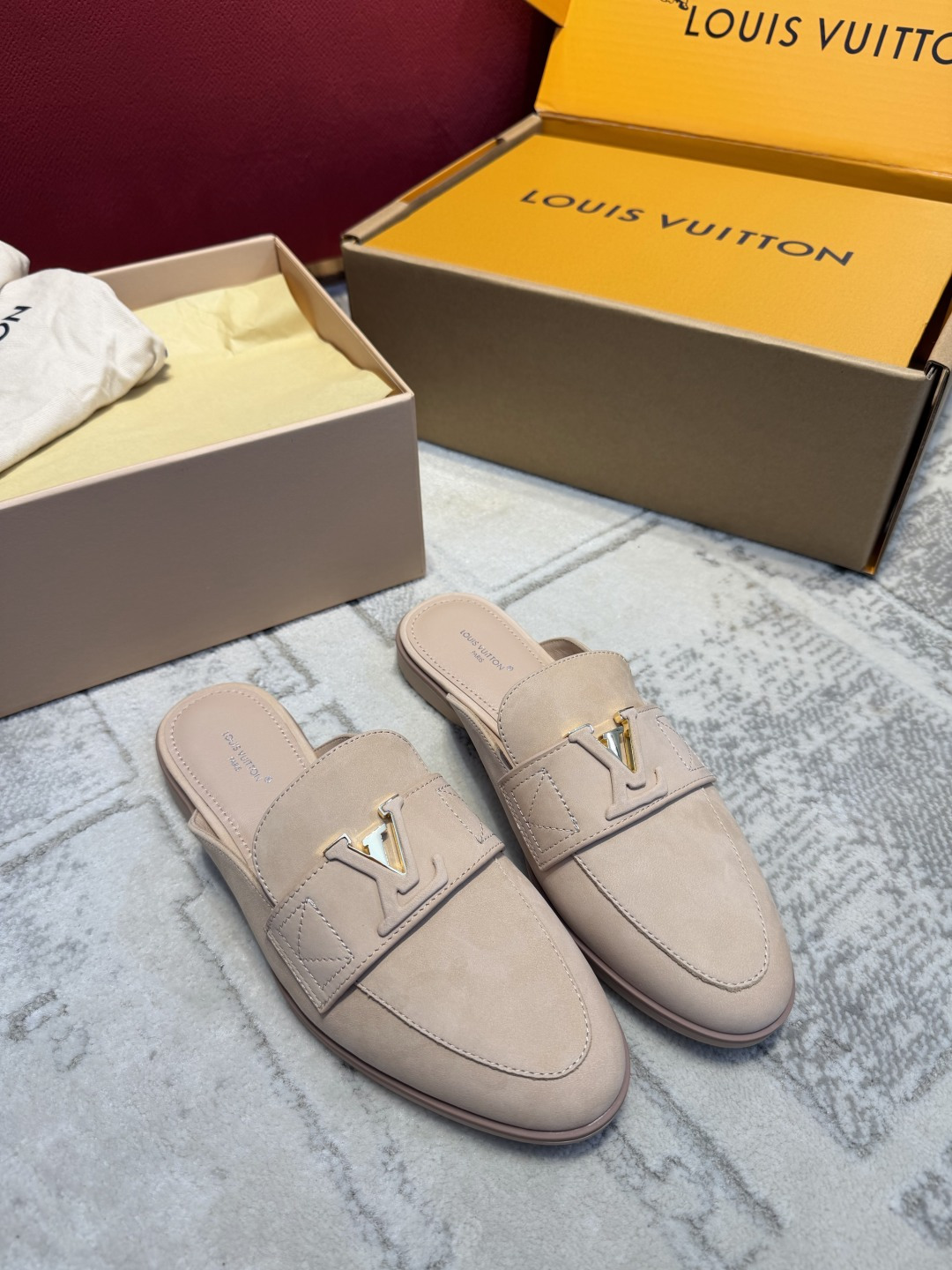 1AIGJB LV 마레 플렉스 오픈 백 로퍼