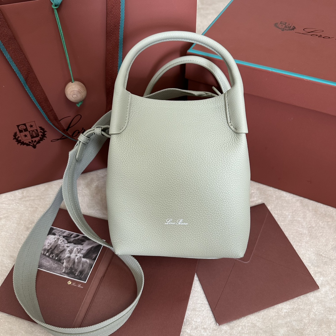 Small Bale bag  17 x 21 x 17 cm