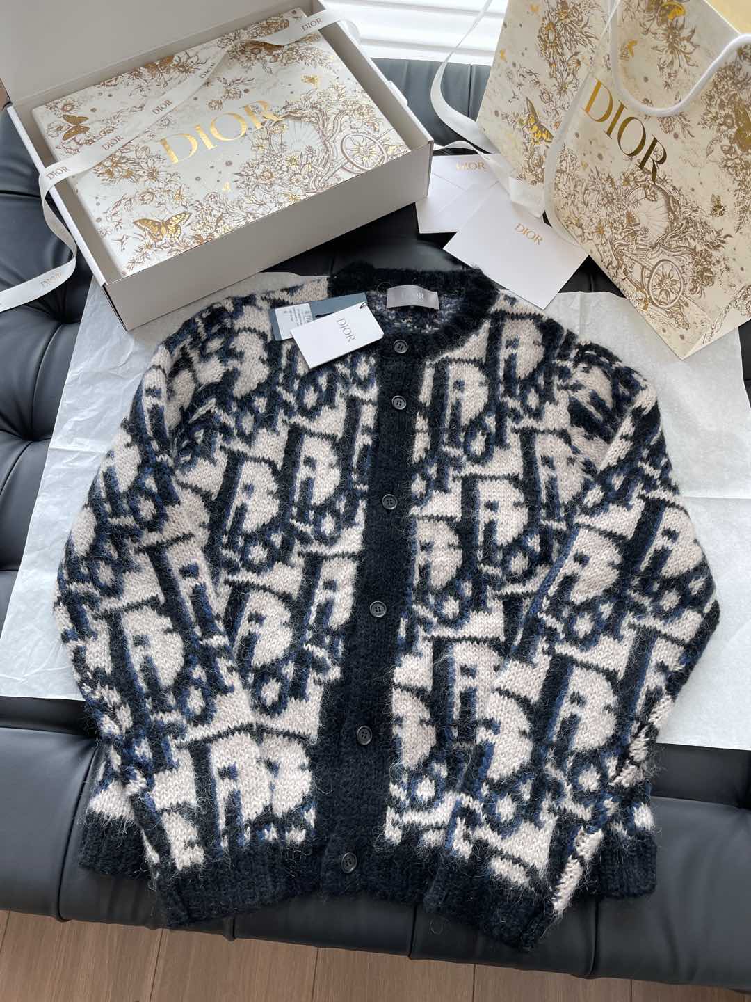 디올 x 카우스 모헤어 가디건 L사이즈