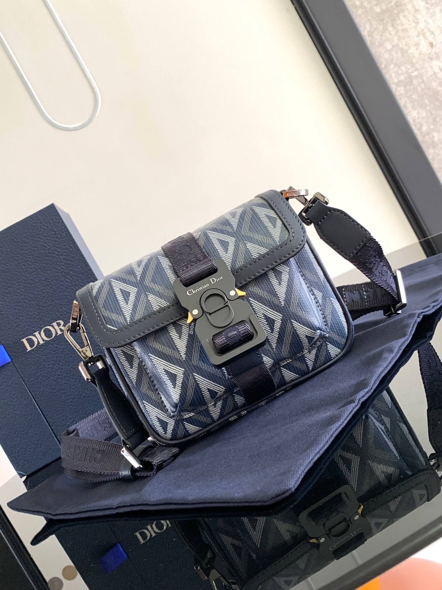 dior 히트 더 로드 미니백 2ESCA458CDP 19 x 11 x 4