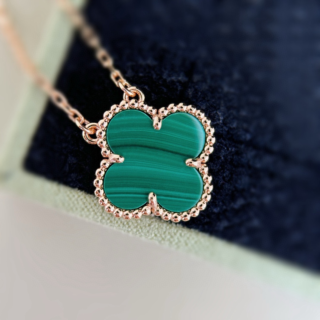 Van Cleef & Arpels-  아펠 알함브라 펜던트