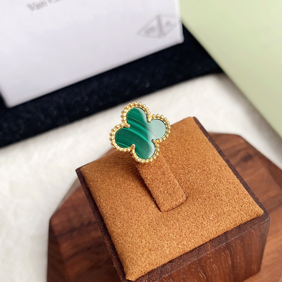 Van Cleef & Arpels -빈티지 알함브라 이어링