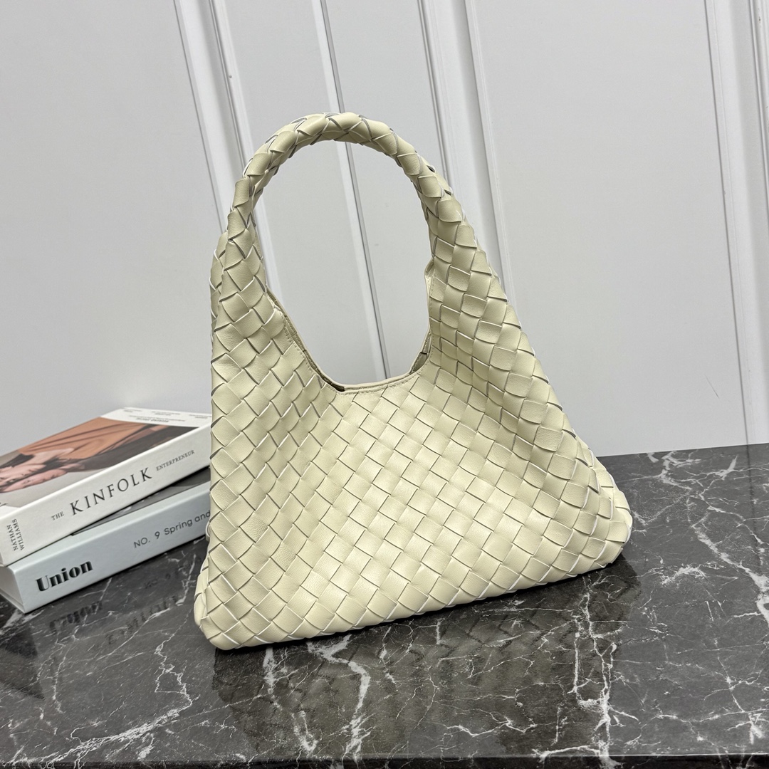 BOTTEGA VENETA Campana bag 33*20*16.5CM
