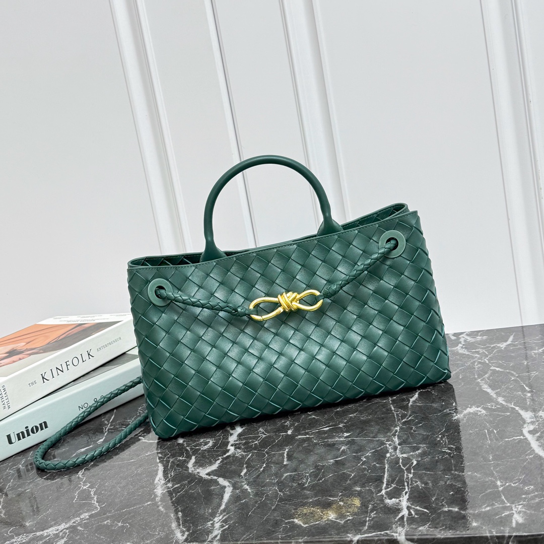 보테가 베네타 스몰 이스트 웨스트 안디아모  29*18*10CM