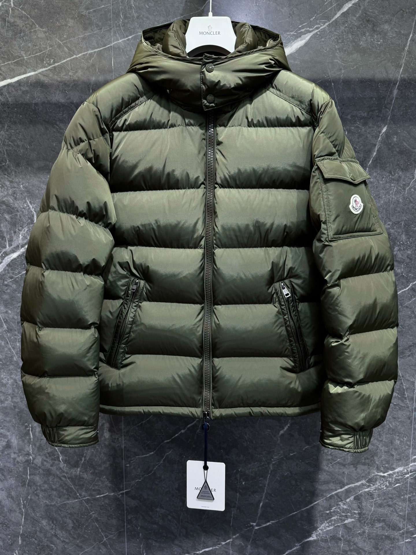 Moncler Maya 매트 쇼트 다운 재킷