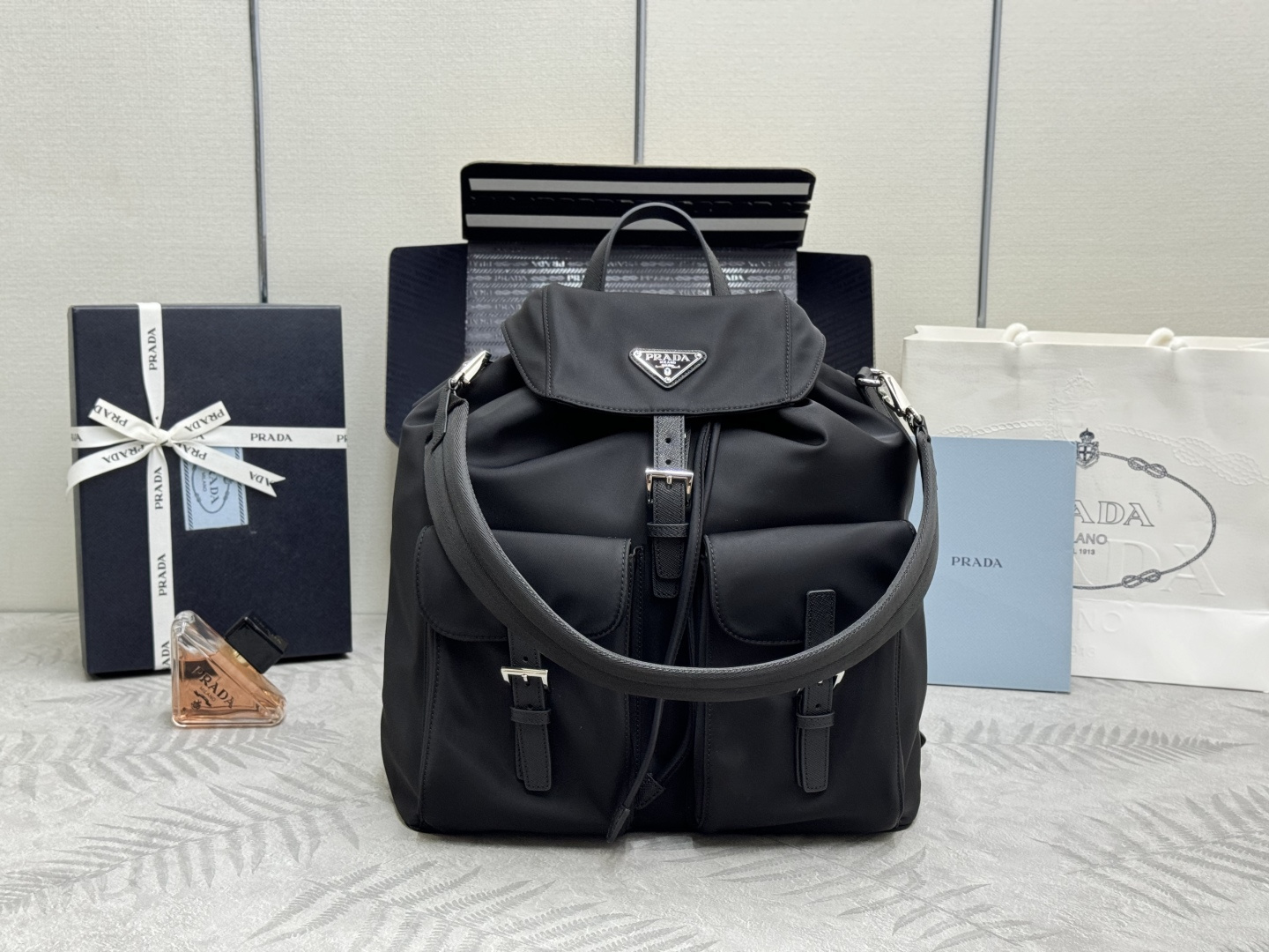 프라다 리나일론 백팩 2VZ110 34x39x15cm