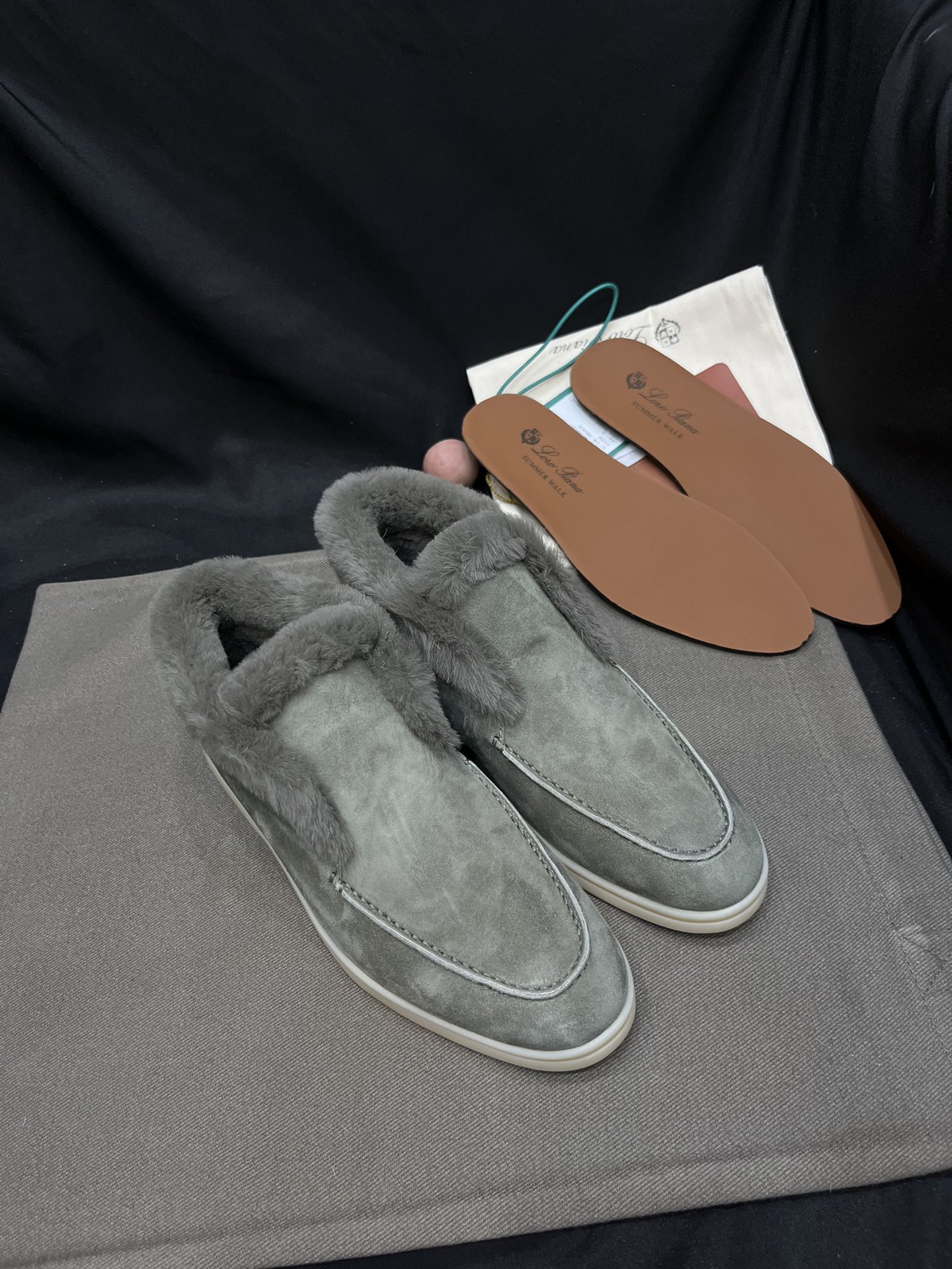 로로피아나 썸머 참 워크 양털