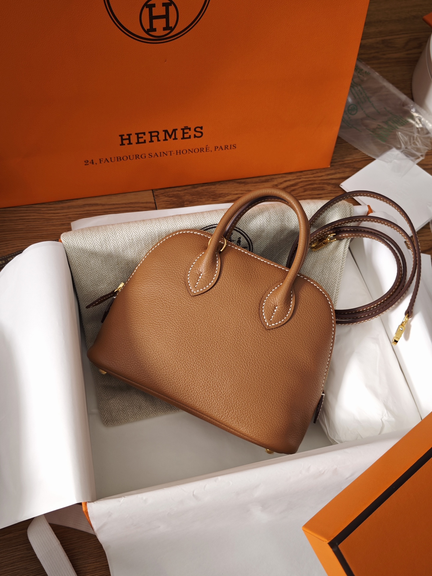 에르메*  BOLIDE 볼리드  19  19cm  X 14cm X 8.5cm