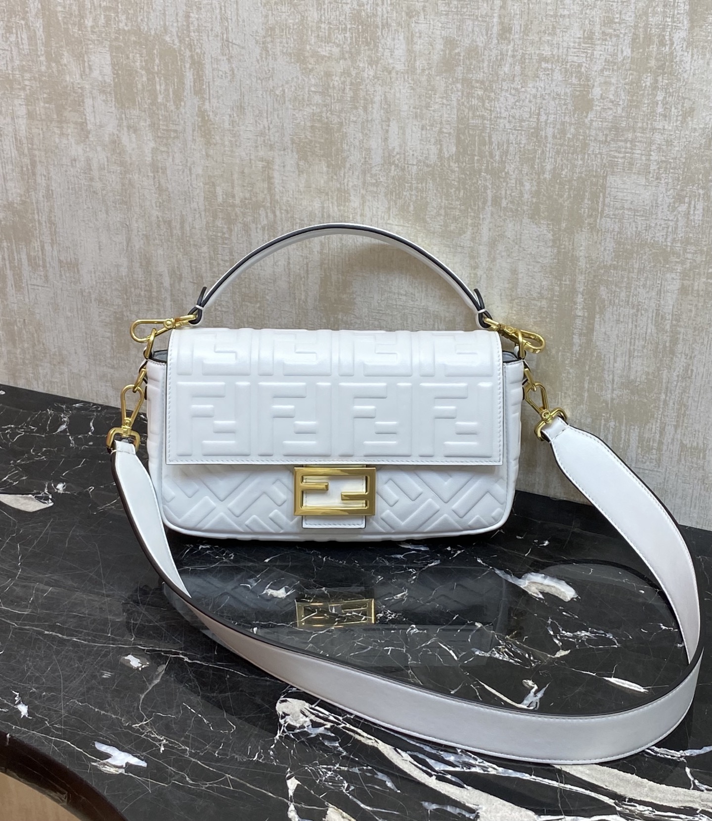 펜디 바게트®  FF  백 26cm