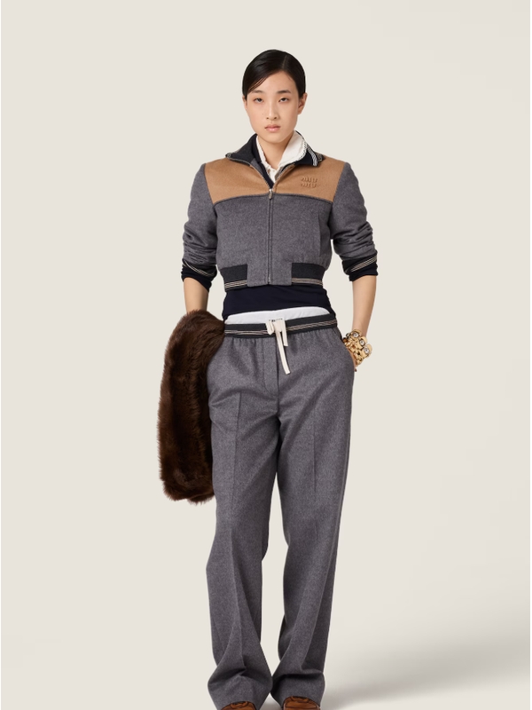 미우미우(MIU MIU) 로고 패치 울 캐시미어 자켓