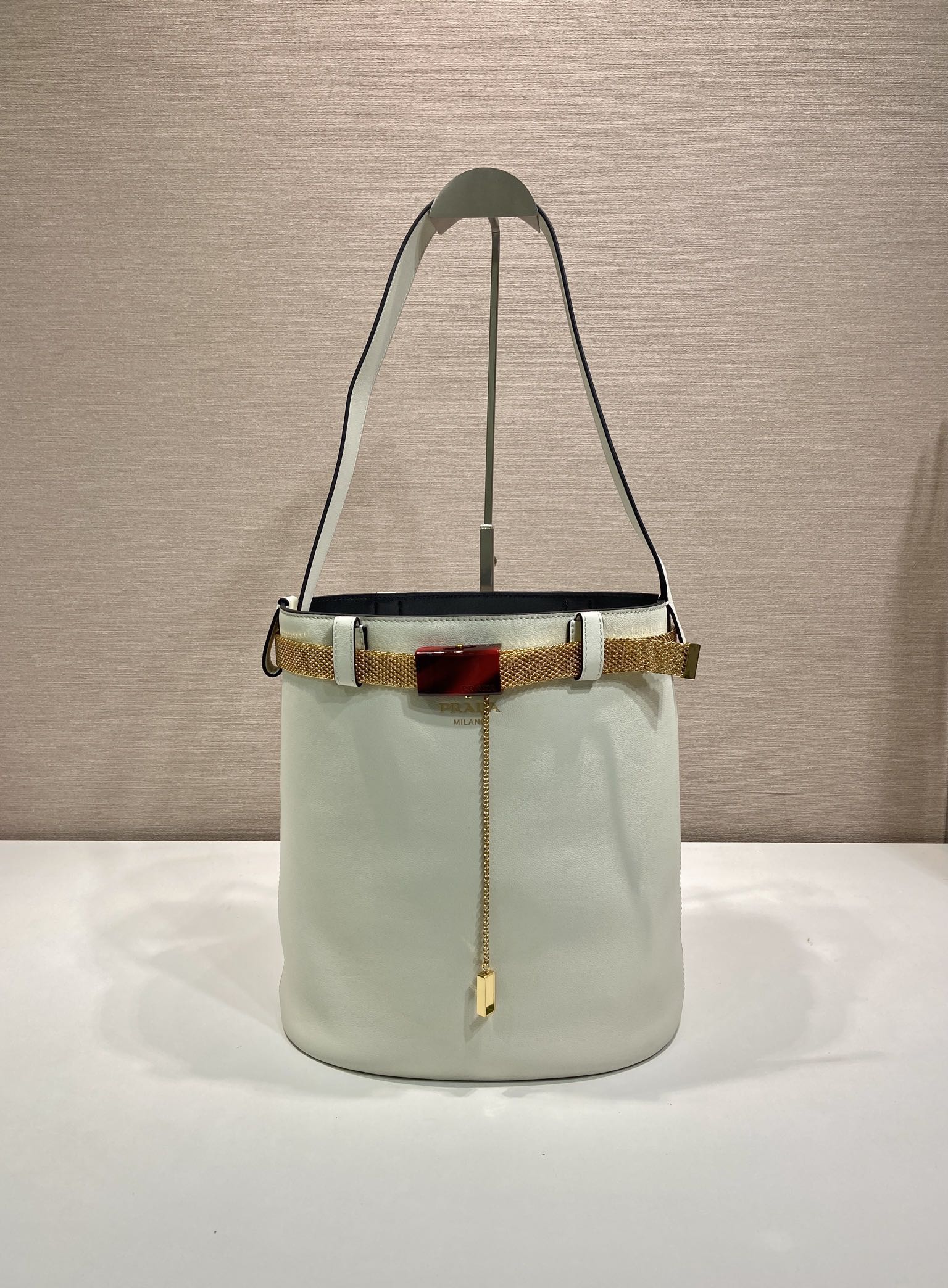 프라다 미디엄 가죽 숄더 백 1BE085 21.5x22.5x13cm