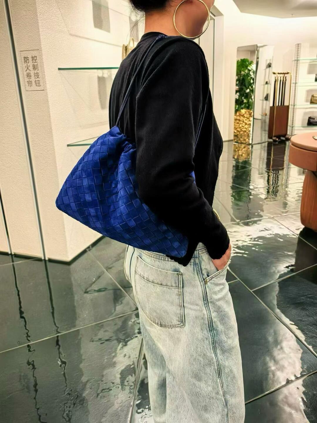 보테가베네타 더스트백 여자 숄더백 796728  32*23*1cm