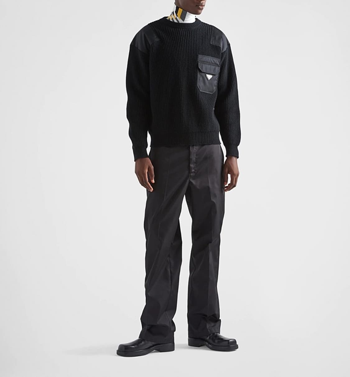 프라다 남성 블랙 트라이앵글  니트  L사이즈