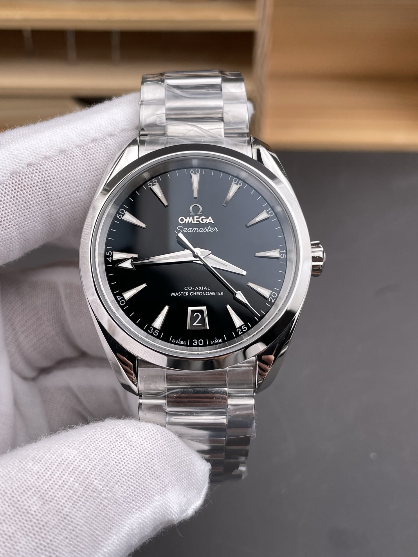 VS l 8806 l 38mm l 씨마스터 레일마스터 테라 150M 220.10.38.20.01.004