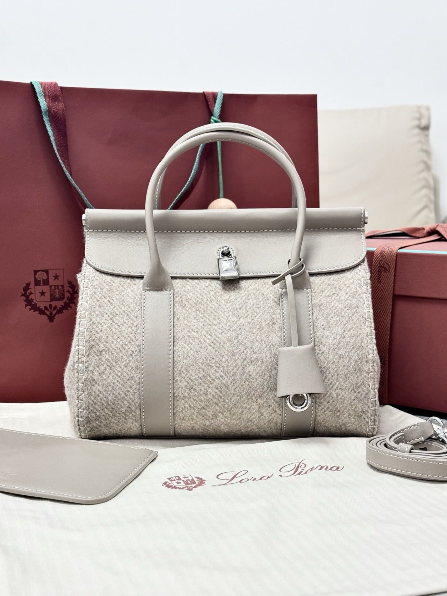 로로피아나 룸 백 L25 FAP6560   25×18×12.5cm