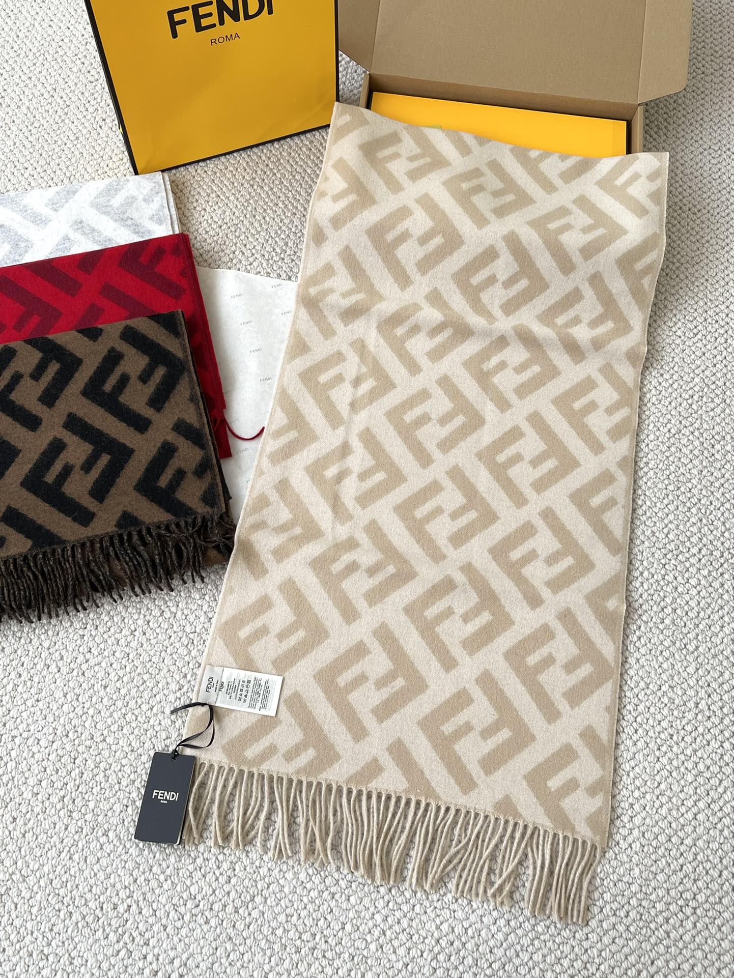 펜디 캐시미어 FF 스카프