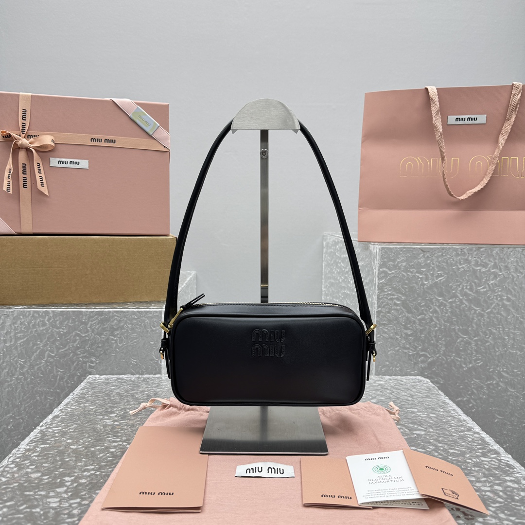 미우미우 가죽 파우치 5NE024  20x 10x  4.5cm