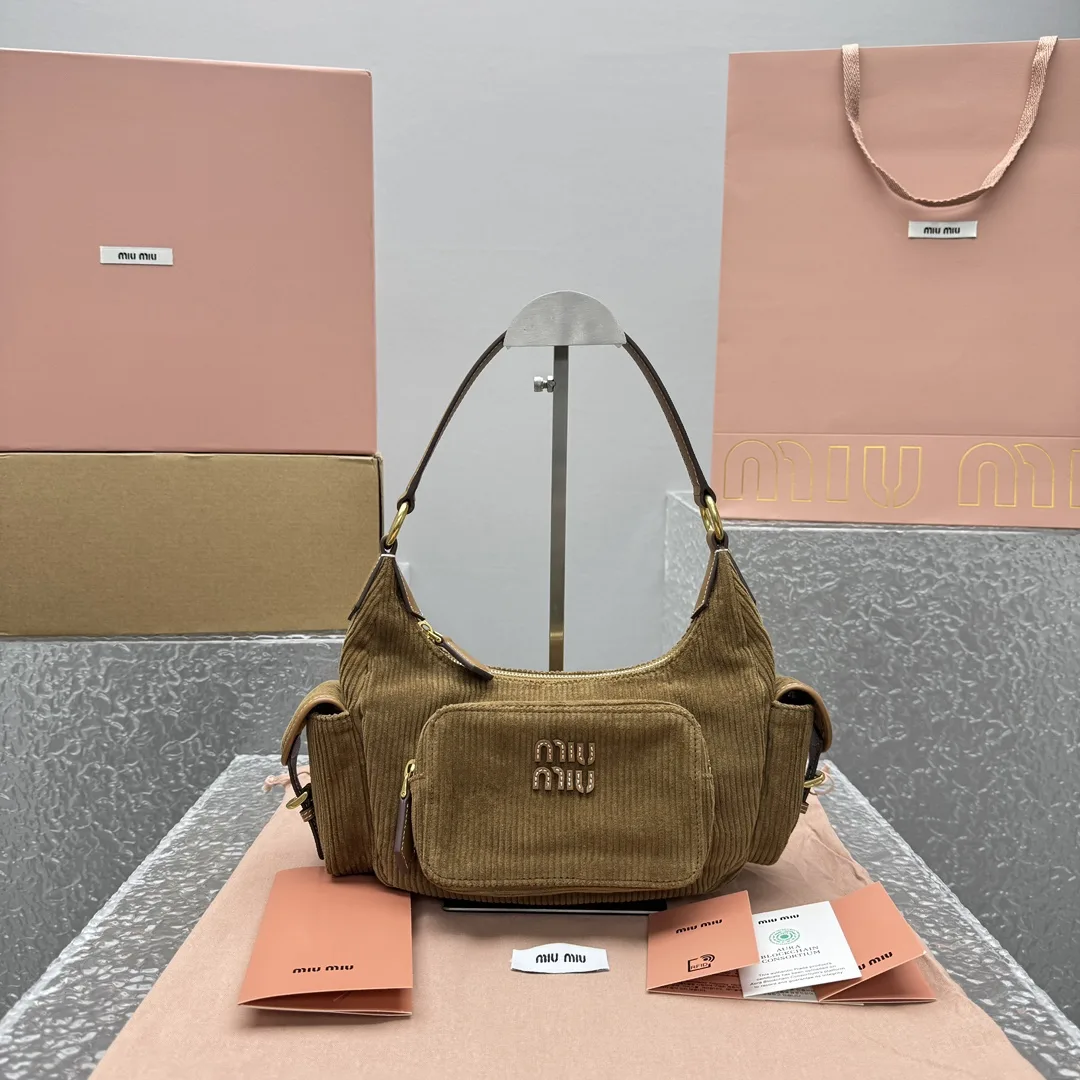 MIUMIU 미우미우 포켓 백 5BC188  22x 18x 7cm