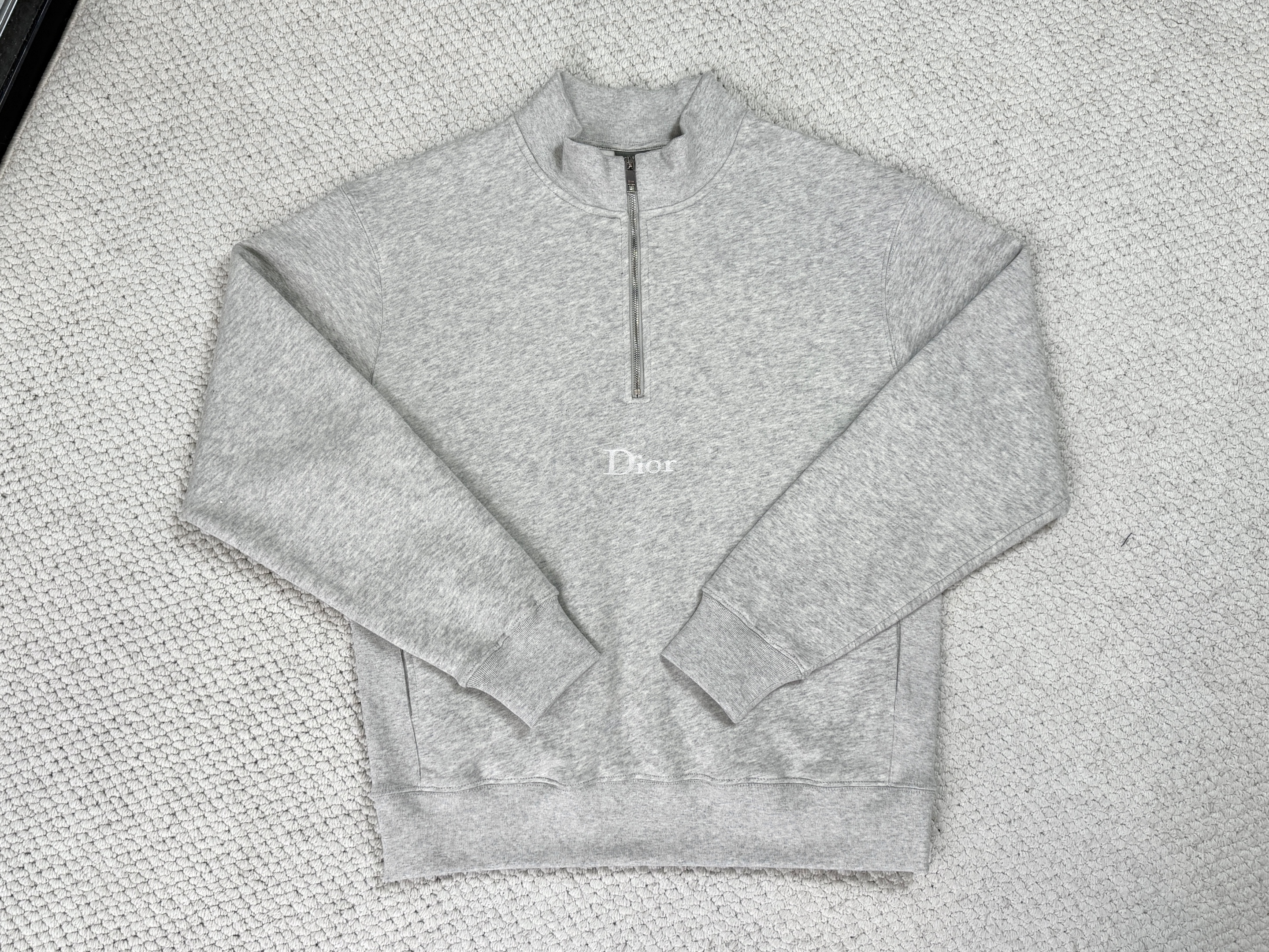 디올 꾸뛰르 스웨트