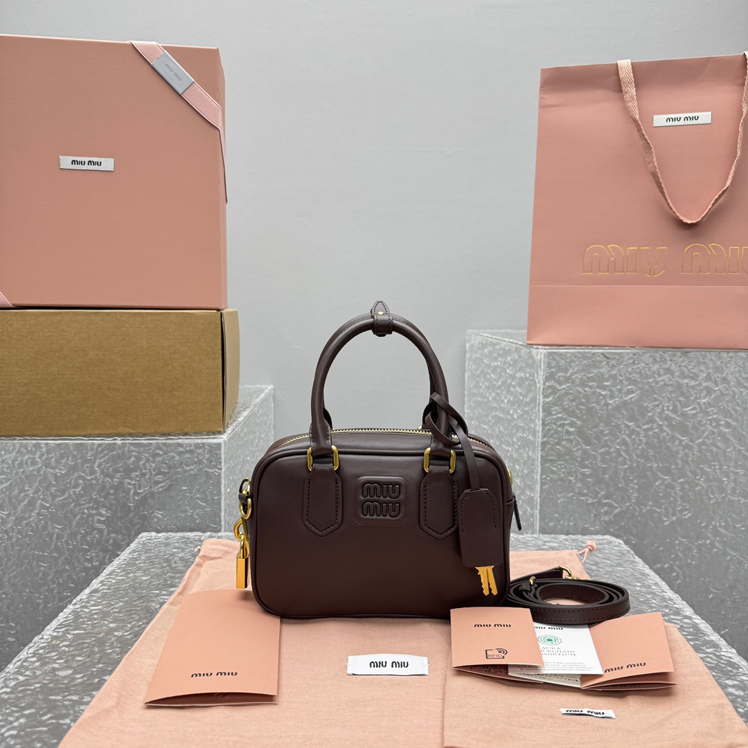 Miu Miu Arcadie Small leather tote bag 19x  13 x 6 cm