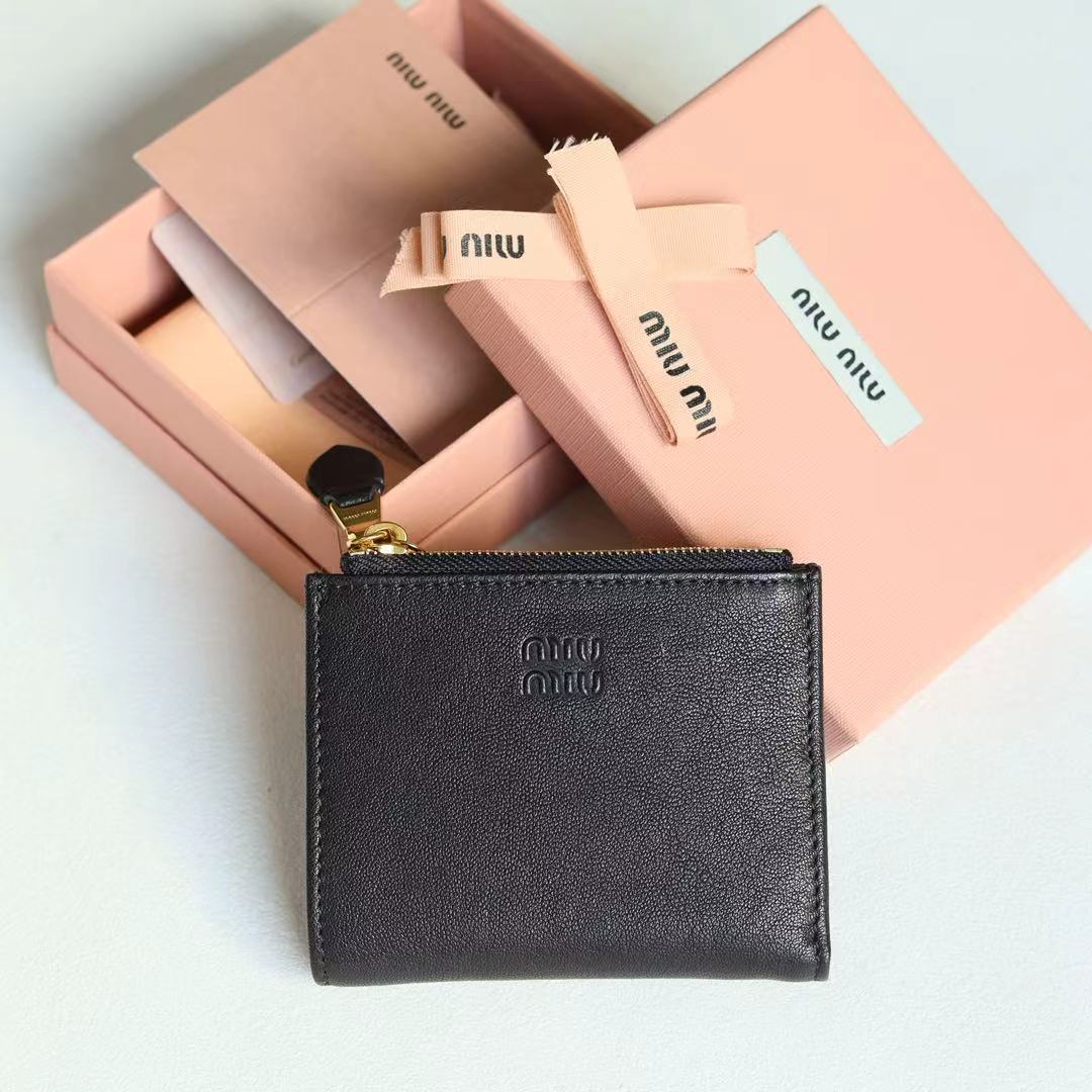 미우 미우 스몰 나파 레더 월렛 브라이어우드