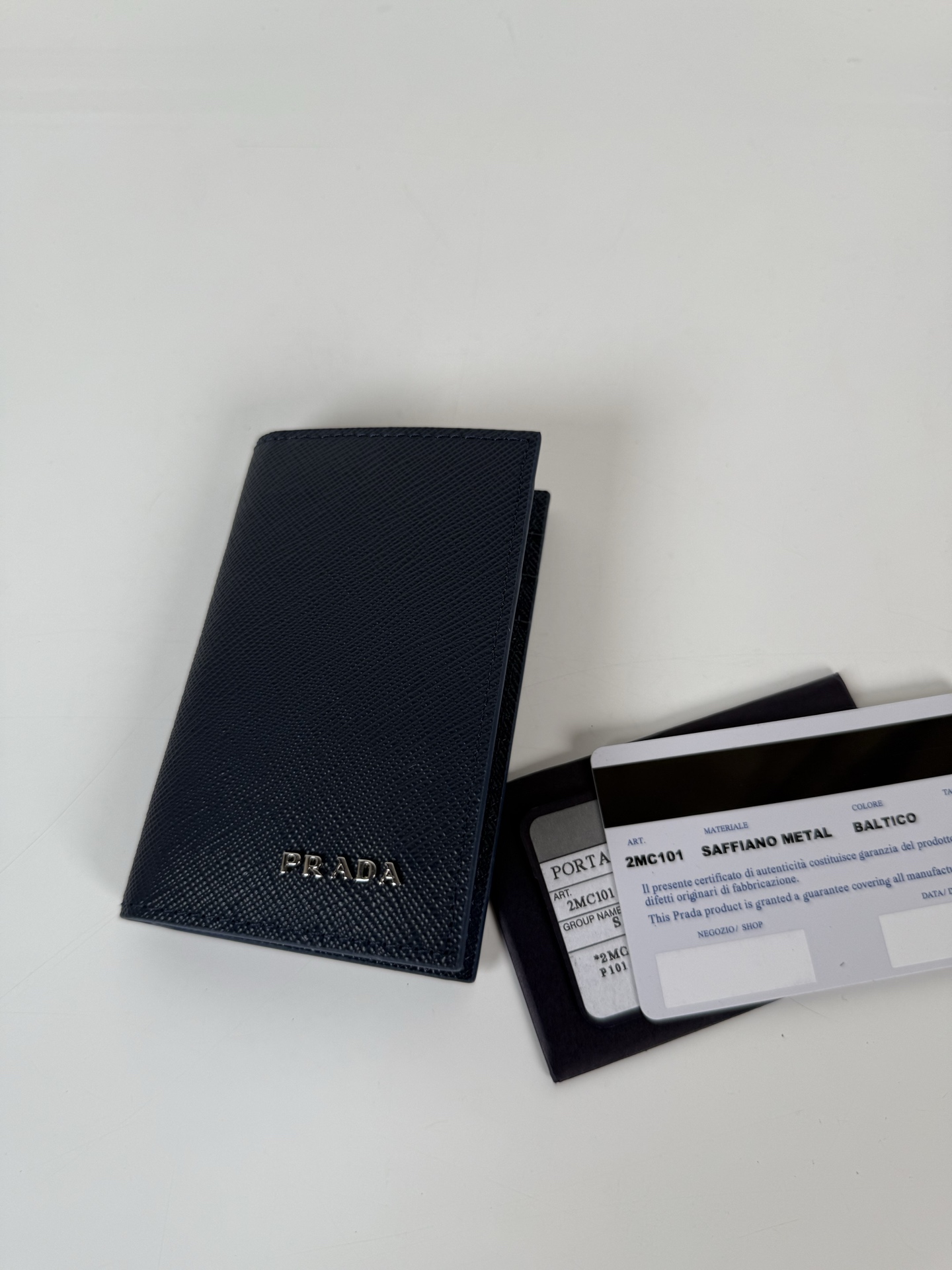 프라다 사피아노 가죽 카드 홀더 2MC101 11X7cm