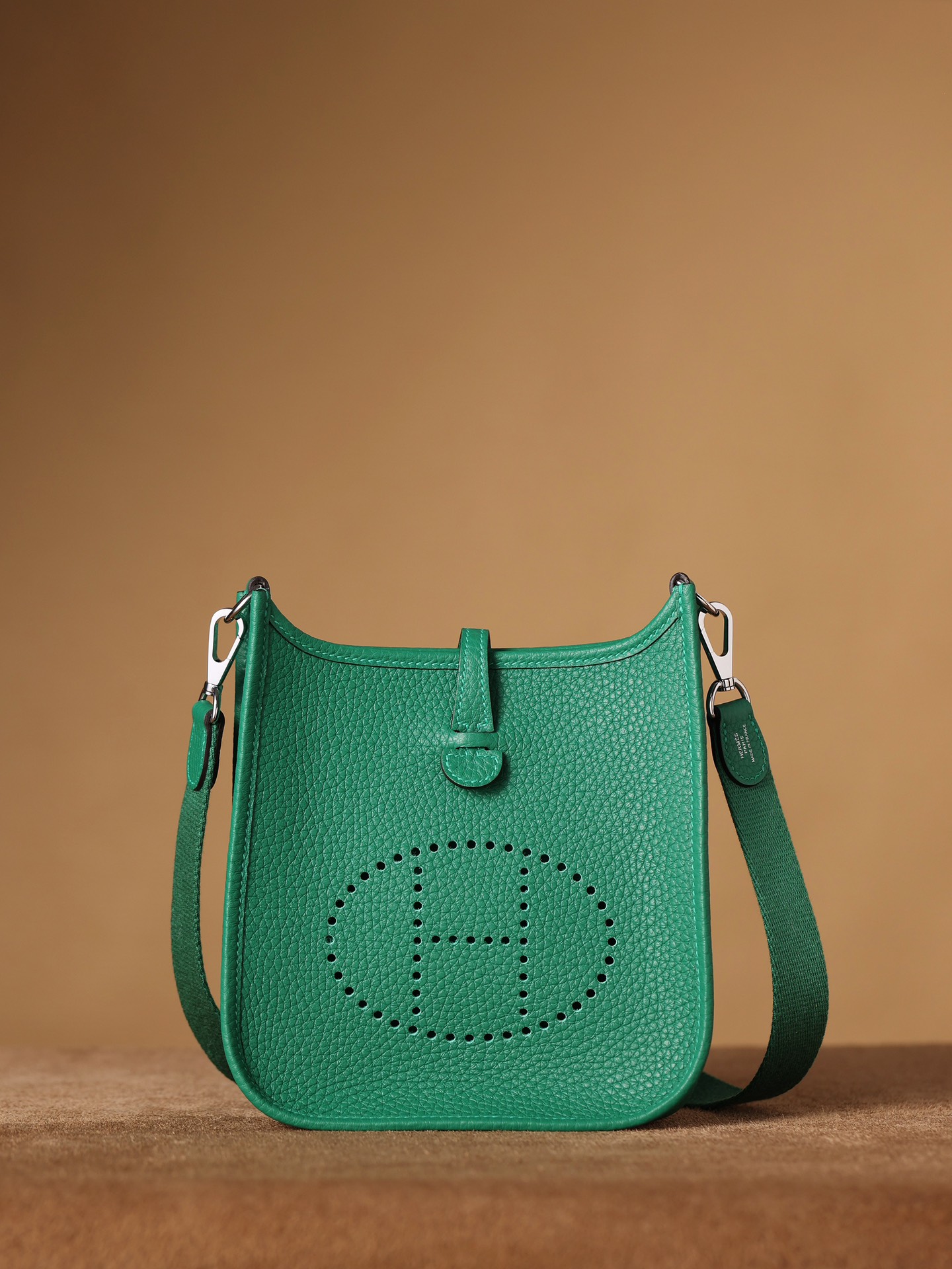 M9 Herme* Evelyne 16 bag