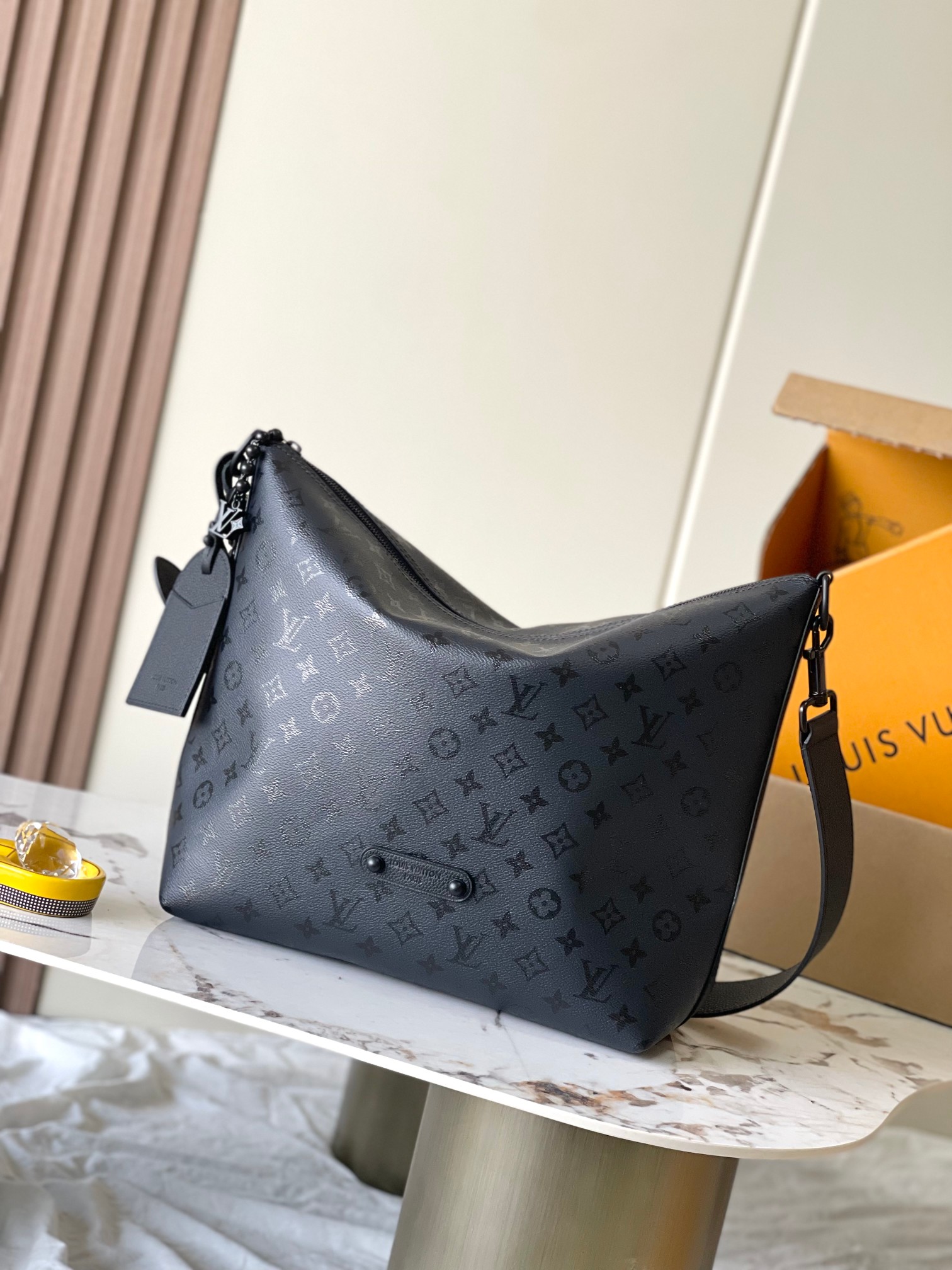 MB 루이 비통  배가본드 호보 G72 M27856 30*8.5*39