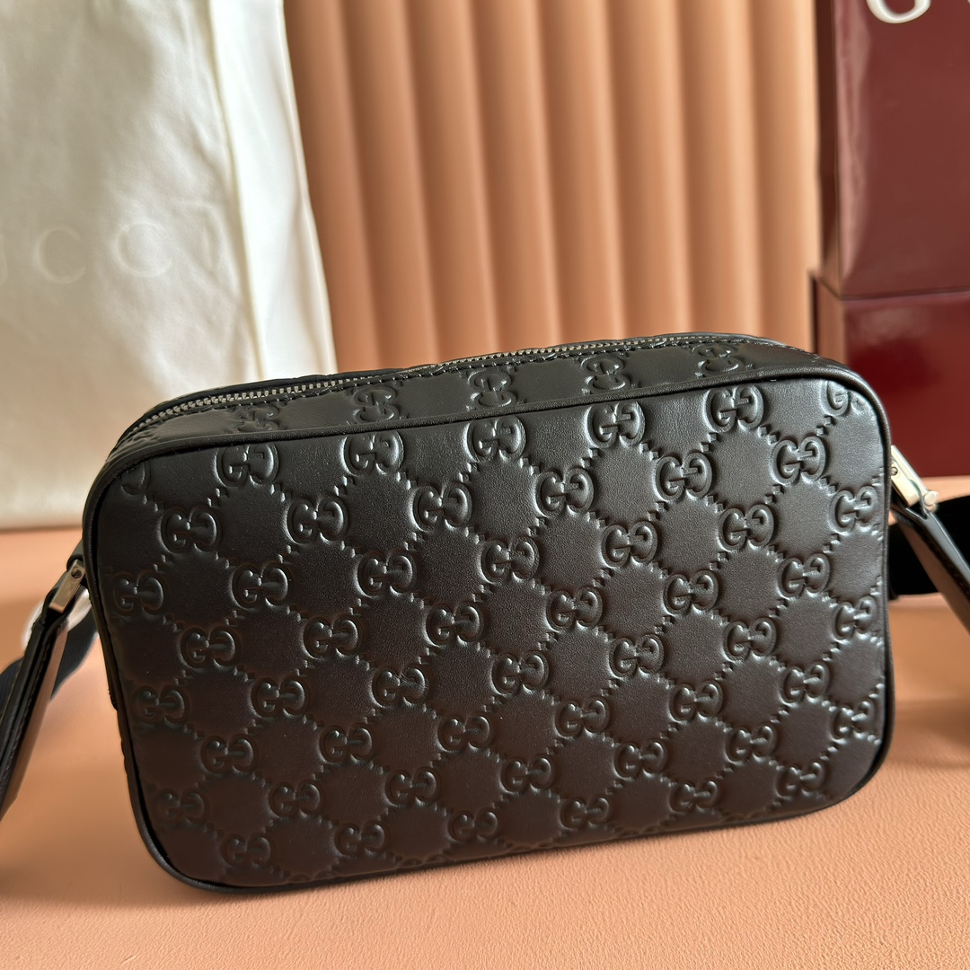 구찌 블랙 크로스백 23*14.5*6cm