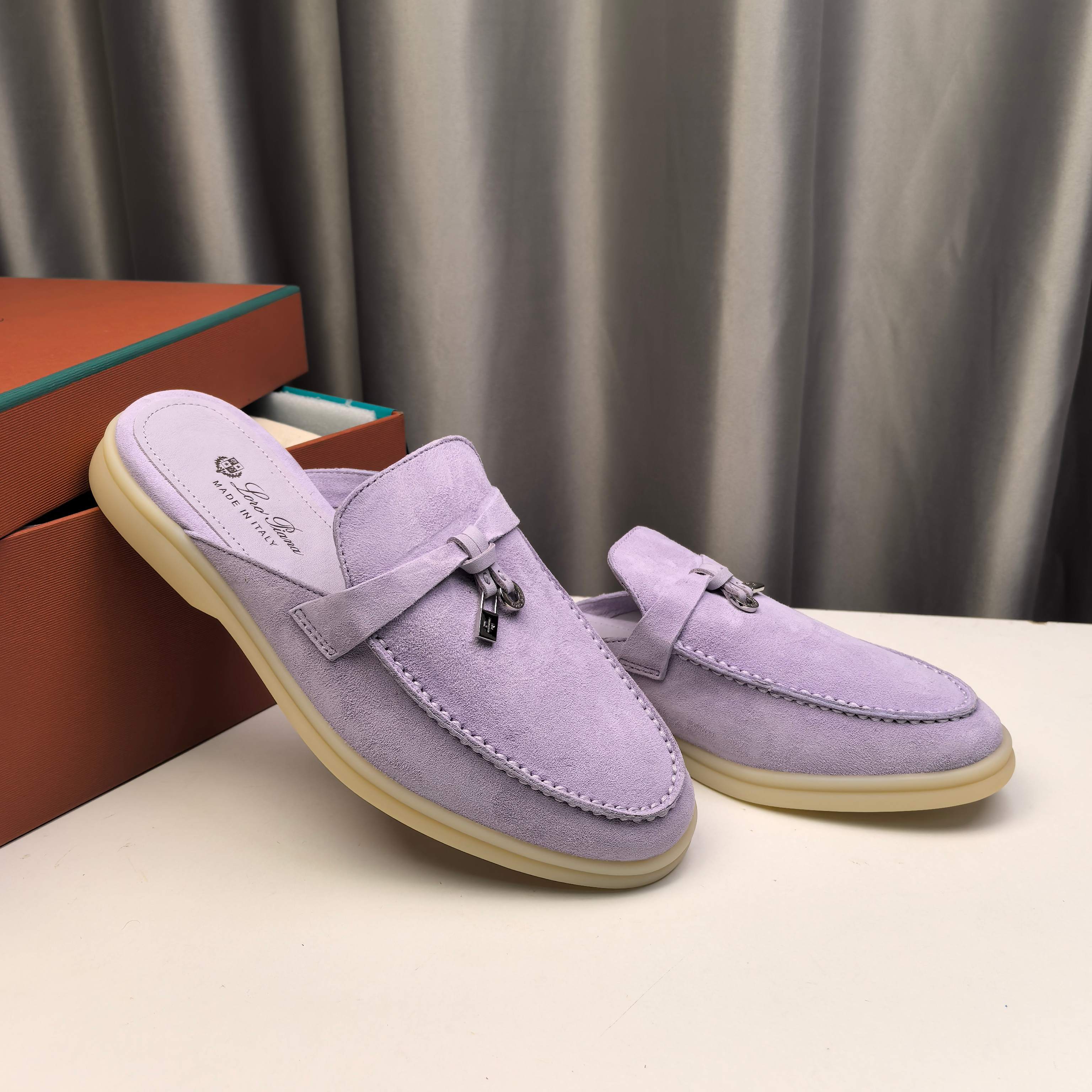 로로피아나 참스 워크 바부슈