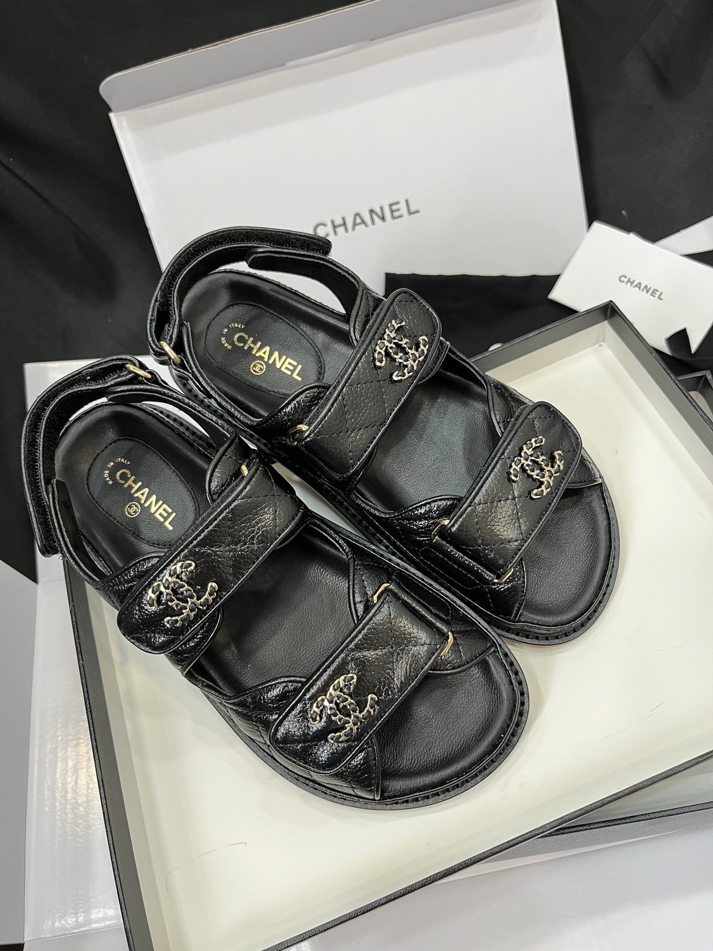 25년 샤* CC로고 벨크로 샌들 캐비어