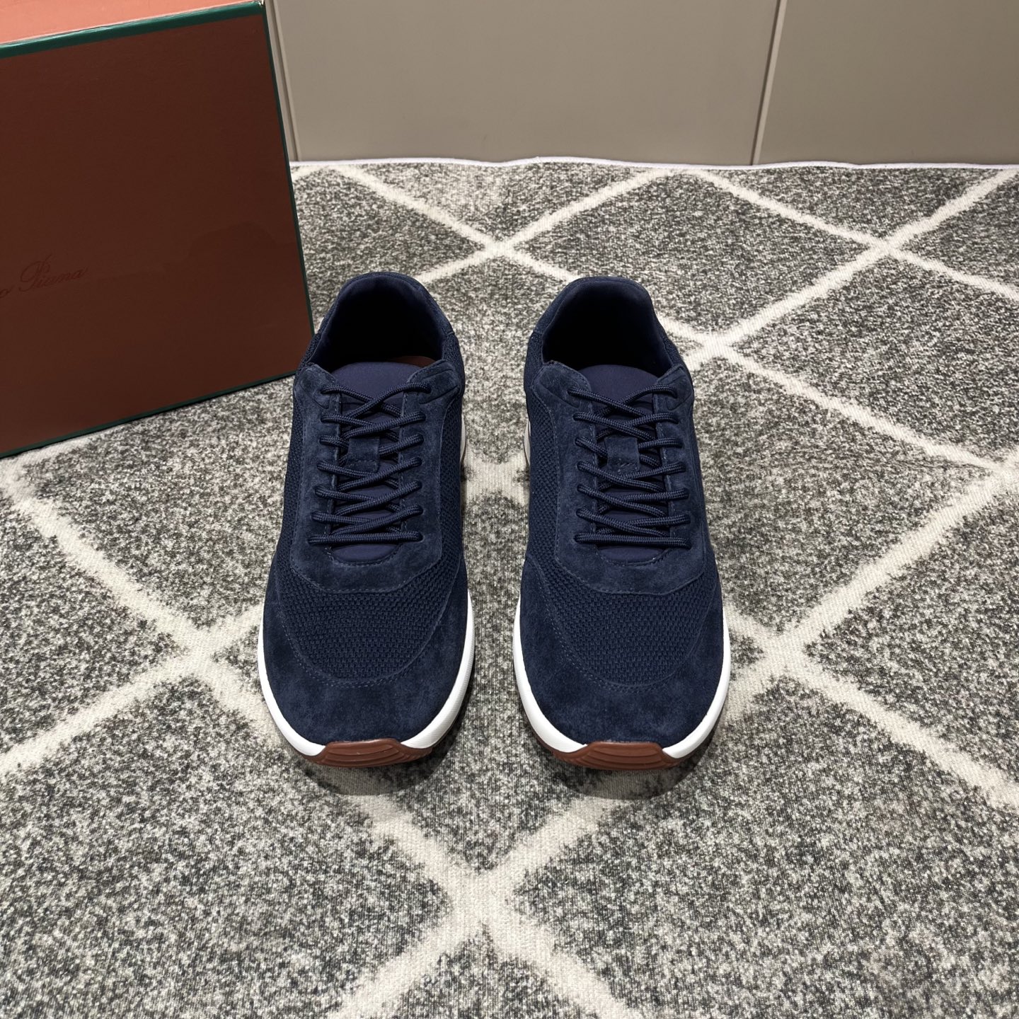 로로 피아나 위켄드 워크 스니커즈