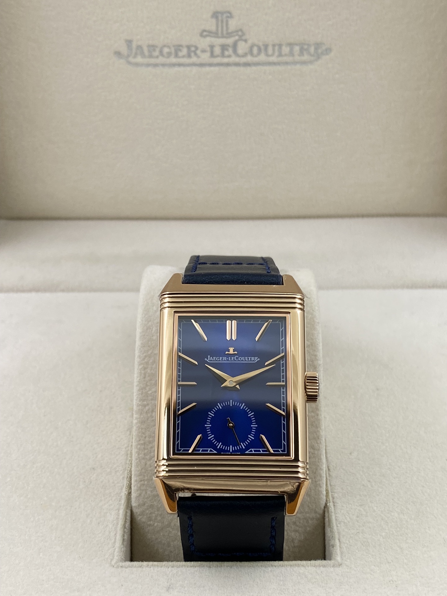 MG l 854A/2  l 45.6 x 27.4mm l Jaeger-LeCoultre 리베르소 트리뷰트