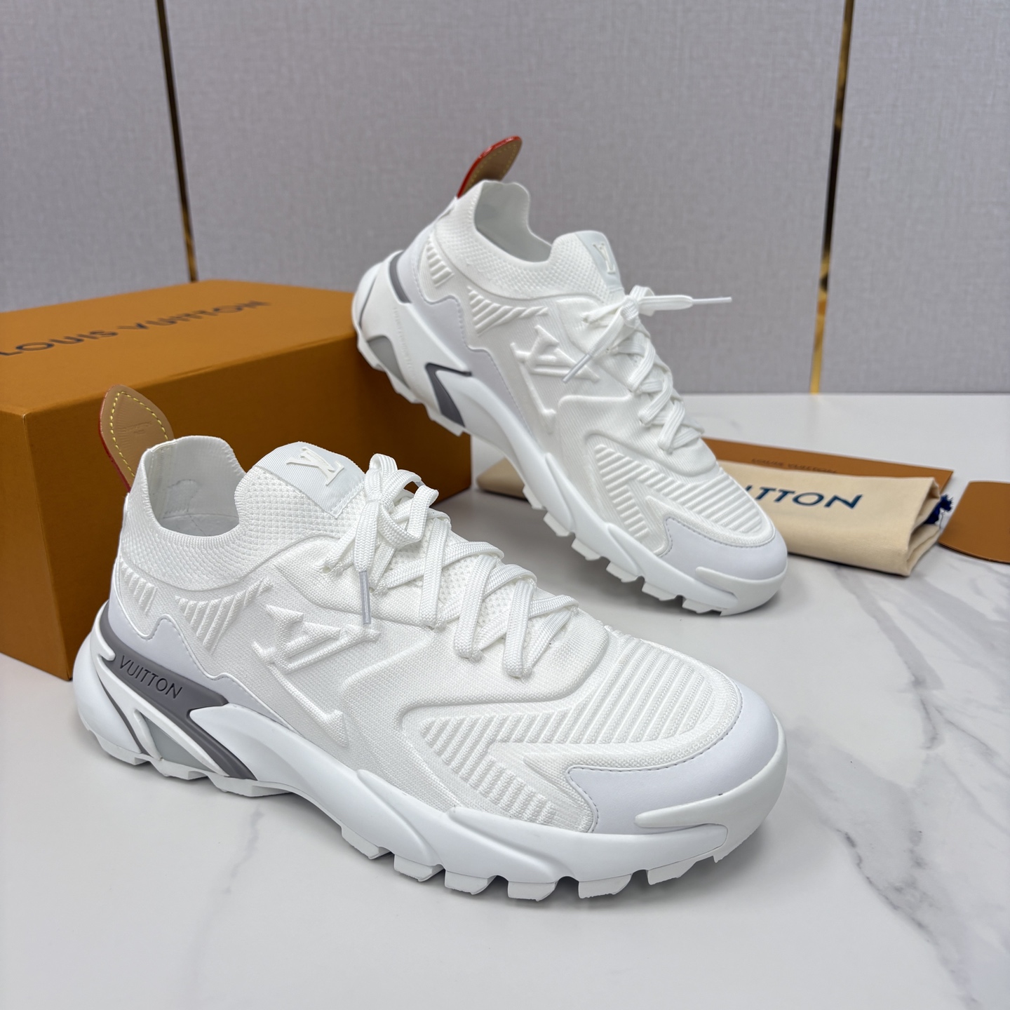 1AK8EW LV Tatic  스니커즈