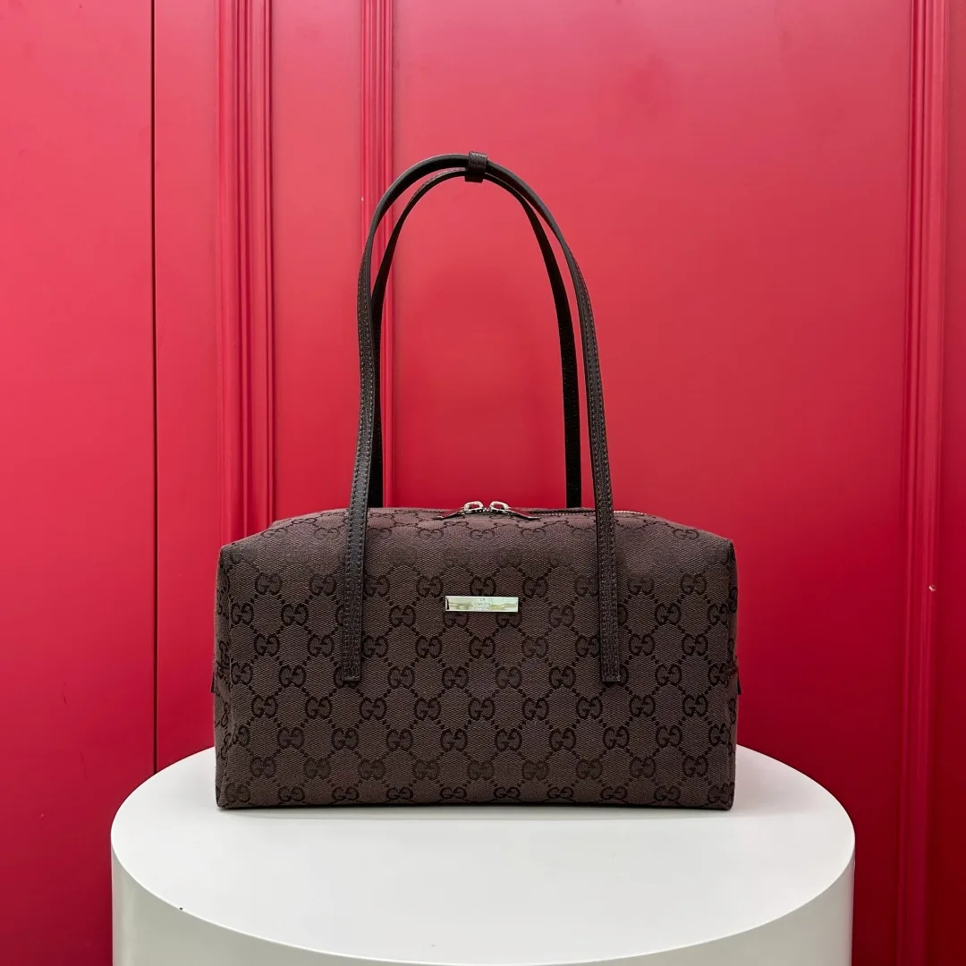 구찌 미디엄 boston bag with Gucci plaque  875228 29-14-15cm